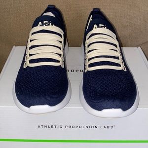 APL women’s techloom breeze wool